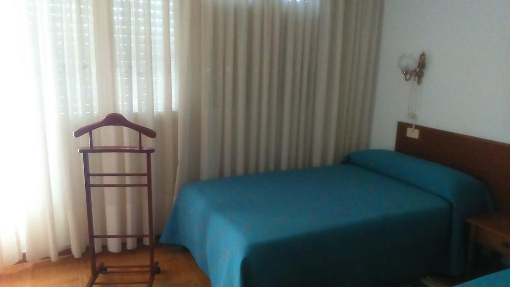 Pension Vazquez Vimianzo Chambre photo